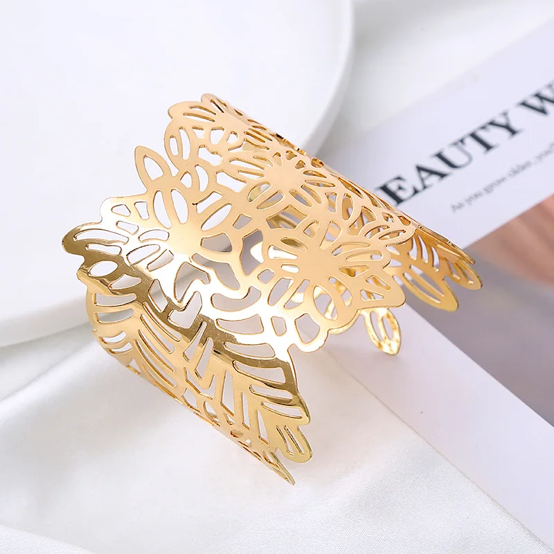 Amazon Hot Sale Bracelet New Exaggerated Personalized Bracelet Leaves Flowers Are Hollow Irregular Temperament Wild
Amazon Hot Sale Bracelet New Exaggerated Personalized Bracelet Leaves Flowers Are Hollow Irregular Temperament Wild
