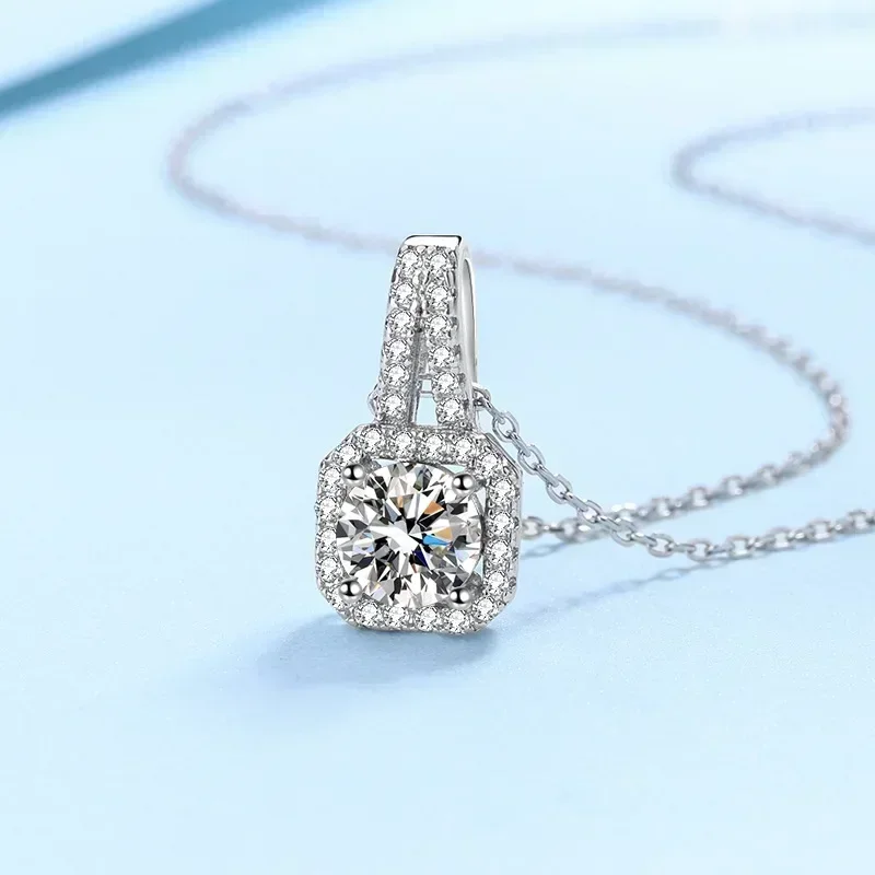 Luxury 0.5/1/2 Carat Moissanite Diamond Pendants Necklaces, Platinum PT950 Square Gemstone Chain for Women Wedding Fine Jewelry
Luxury 0.5/1/2 Carat Moissanite Diamond Pendants Necklaces, Platinum PT950 Square Gemstone Chain for Women Wedding Fine Jewelry
