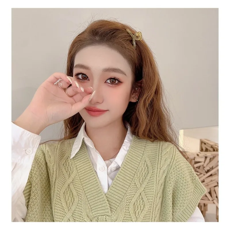 4.5cm Mini Cute Claw Clip Small Girl Hair Claw Semi Transparent Bangs Side Clip Small Shark Clip Women's Hair Apparel Accessory
4.5cm Mini Cute Claw Clip Small Girl Hair Claw Semi Transparent Bangs Side Clip Small Shark Clip Women's Hair Apparel Accessory