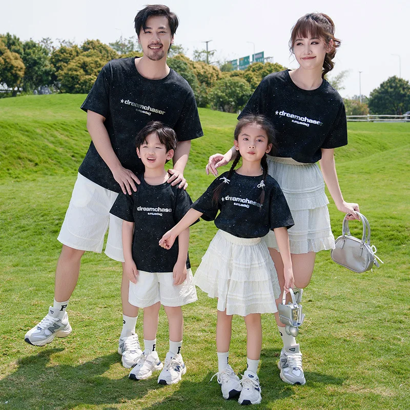 Family Matching Black Short Sleeve T Shirts Father and Son Outfits Mother and Daughter Tops Skirts Korean Parent-child Clothing
Family Matching Black Short Sleeve T Shirts Father and Son Outfits Mother and Daughter Tops Skirts Korean Parent-child Clothing