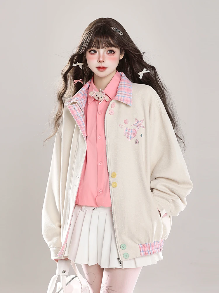 Милый крутой клетчатый бейсбольный джет с вышивкой, женский свободный повседневный утягивающий весенне-осенний новый верхняя одежда для колледжа
Милый крутой клетчатый бейсбольный джет с вышивкой, женский свободный повседневный утягивающий весенне-осенний новый верхняя одежда для колледжа