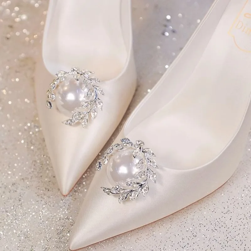Women's Pumps Temperament Pointed High Heeled Single Shoes Luxury Pearl Rhinestone Stiletto Heels Sexy Banquet Party Dress Pumps
Women's Pumps Temperament Pointed High Heeled Single Shoes Luxury Pearl Rhinestone Stiletto Heels Sexy Banquet Party Dress Pumps