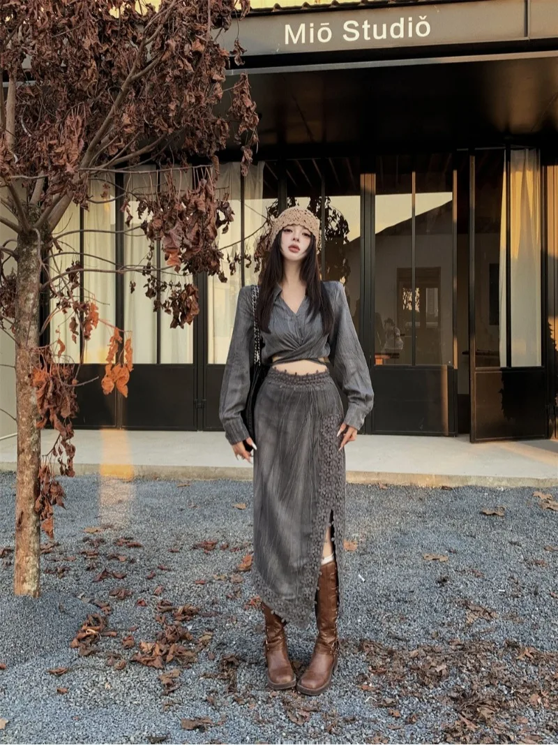 2024 French Elegant Women Two Piece Skirt Sets Retro V-neck Long Sleeve Short Shirt Tops + High Waist A Line Long Skirt Outfits
2024 French Elegant Women Two Piece Skirt Sets Retro V-neck Long Sleeve Short Shirt Tops + High Waist A Line Long Skirt Outfits