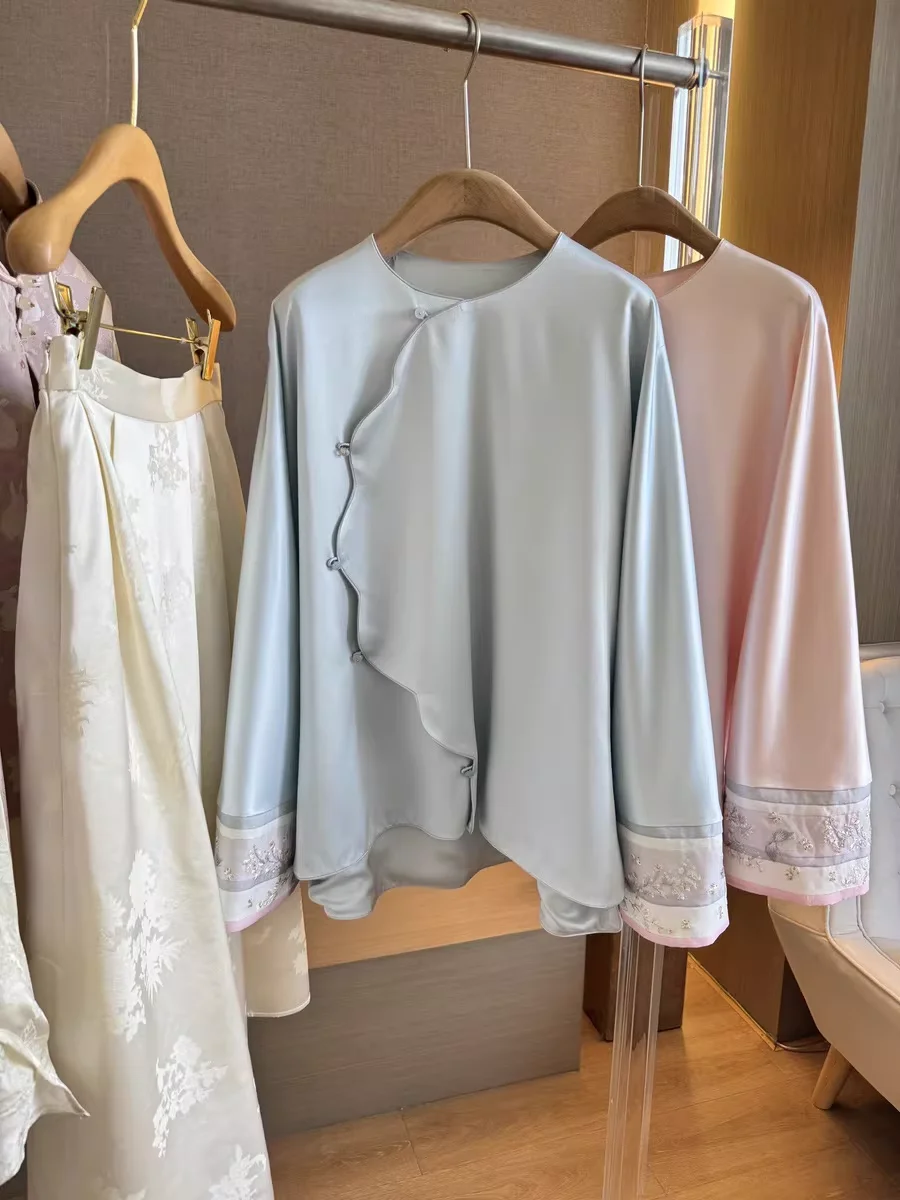 Sexy Ladies Pink Shirt Silk Fashion Women's blouse Chinese Style Loose Satin White Top Embroidered
Sexy Ladies Pink Shirt Silk Fashion Women's blouse Chinese Style Loose Satin White Top Embroidered