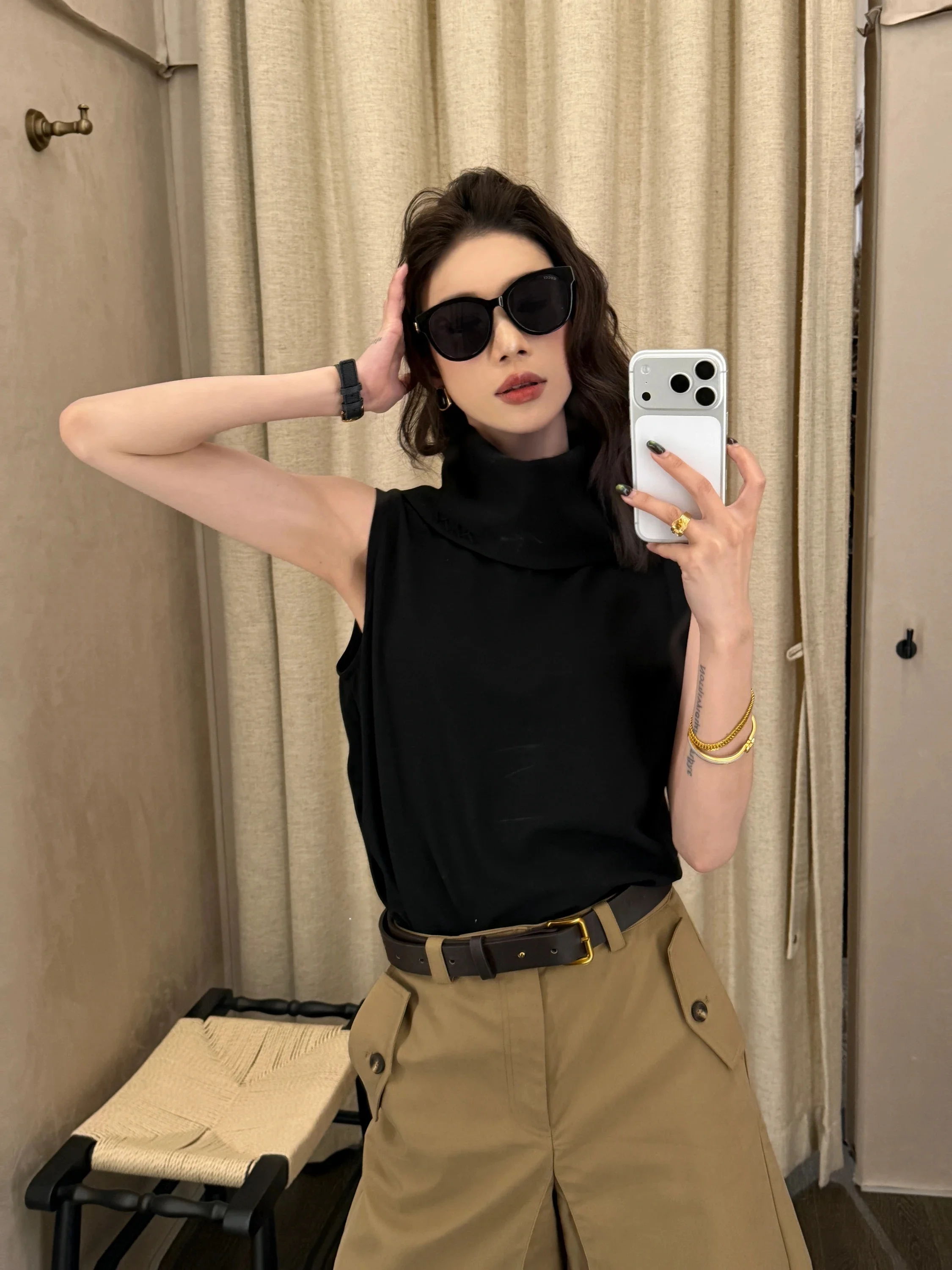 KINSEYUN Wool Sleeveless Design Sense One Shoulder Top Unisex Loose Fit Comfortable Spring Summer Fashion Workwear
KINSEYUN Wool Sleeveless Design Sense One Shoulder Top Unisex Loose Fit Comfortable Spring Summer Fashion Workwear