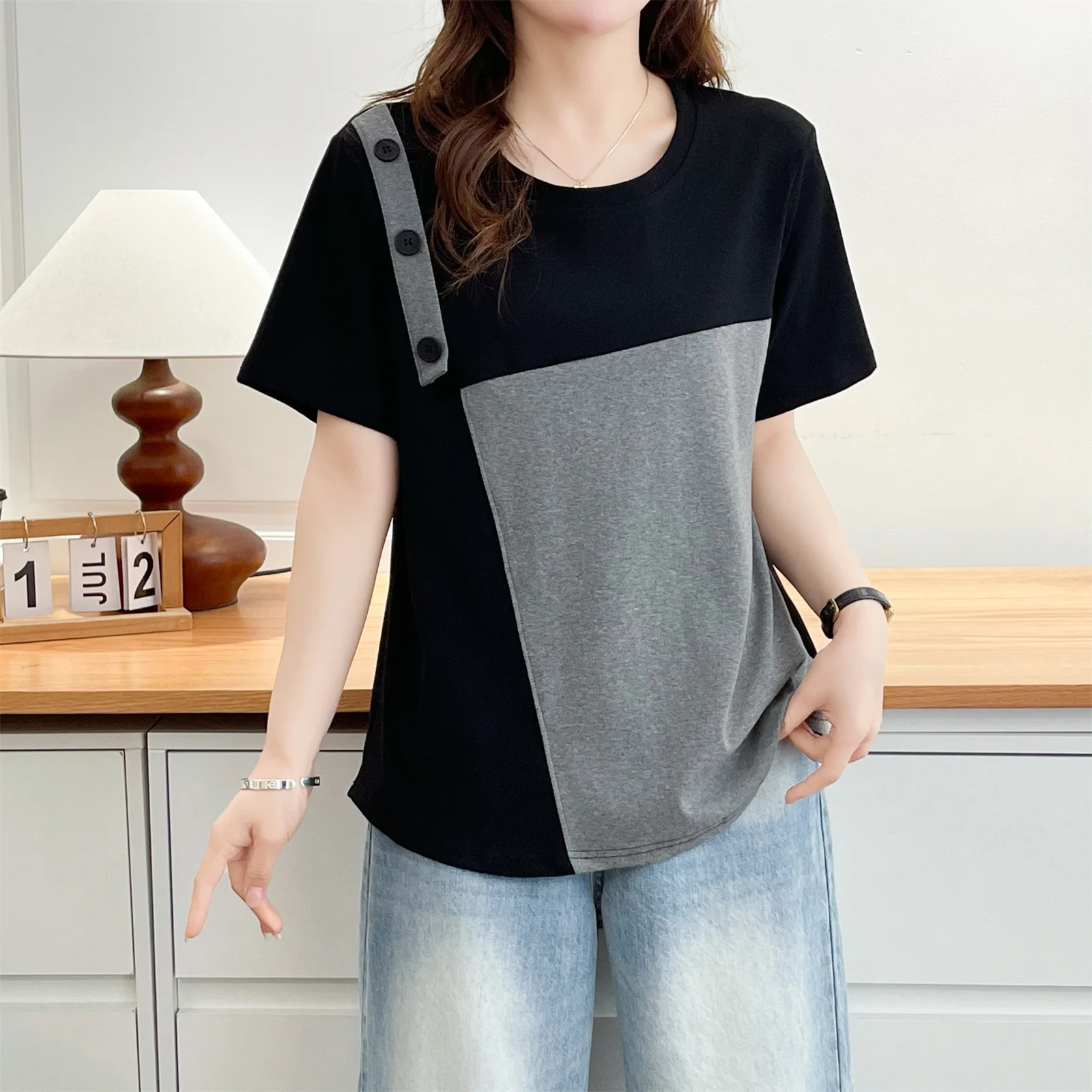 2026 Summer Plus Size Color Block T-shirt Women Short Sleeve Patchwork Tops Curvy Pullover 3009
2026 Summer Plus Size Color Block T-shirt Women Short Sleeve Patchwork Tops Curvy Pullover 3009