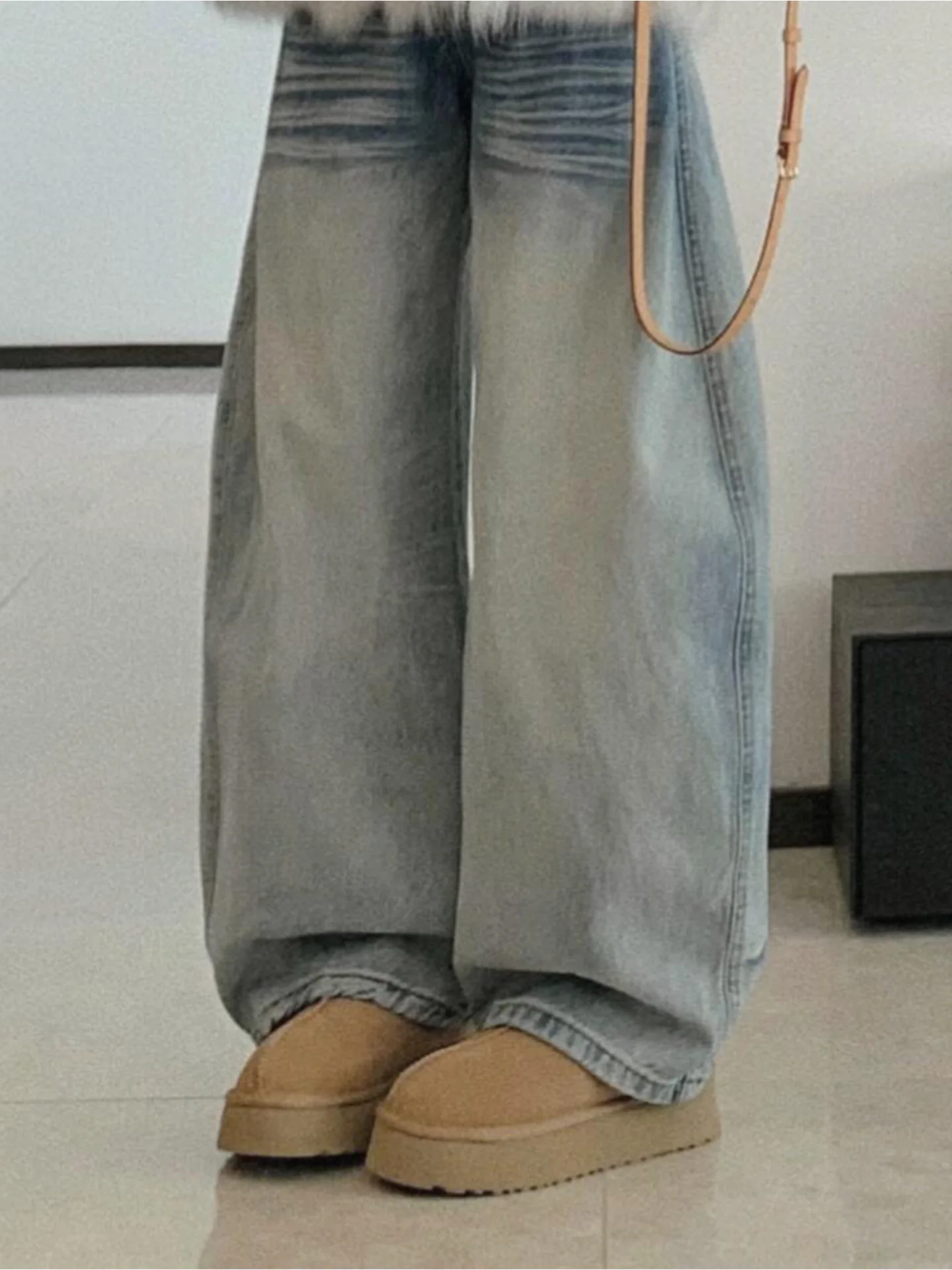 Retro Loose Fit Wide Leg Blue Jeans Women's Summer New Style Slimming Washed Denim Pants High Waist Casual Comfortable Jeans
Retro Loose Fit Wide Leg Blue Jeans Women's Summer New Style Slimming Washed Denim Pants High Waist Casual Comfortable Jeans