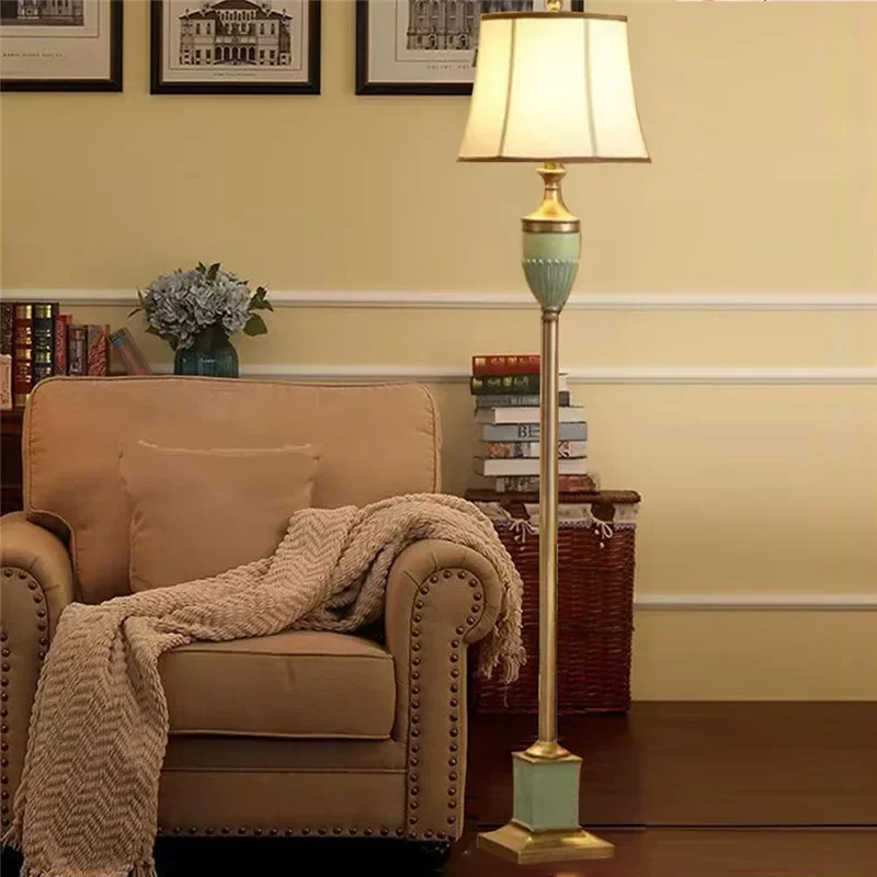 GISELLE Американский Ретро Торшер Европейская Роскошная Спальня Гостиная рядом с диваном Вилла Отель Декоративный Торшер
GISELLE Американский Ретро Торшер Европейская Роскошная Спальня Гостиная рядом с диваном Вилла Отель Декоративный Торшер