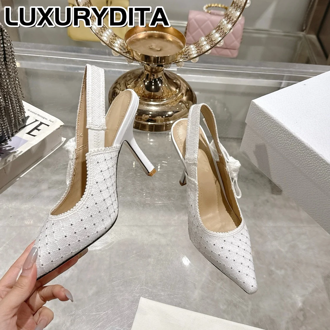 Top Quality Luxury Womens Sandal Casual Lace Flat Fashion Embroidered Muller Shoes Designer Silk Leather Soled High TW011
Top Quality Luxury Womens Sandal Casual Lace Flat Fashion Embroidered Muller Shoes Designer Silk Leather Soled High TW011