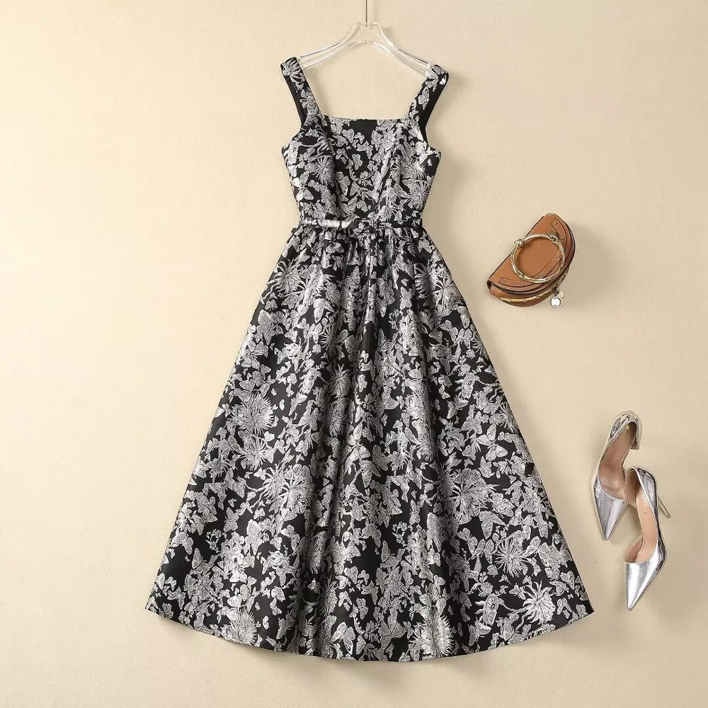 Europe and the United States women's 2024 summer new Square collar Sleeveless gold jacquard fashion Pleated dress XXL
Europe and the United States women's 2024 summer new Square collar Sleeveless gold jacquard fashion Pleated dress XXL