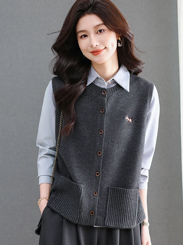 Spring Autumn 2026 Women's Woolen Vest ort Svel round Ne Open Cardigan Loose Fit Casual Sle Double ket Knitted...
Spring Autumn 2026 Women's Woolen Vest ort Svel round Ne Open Cardigan Loose Fit Casual Sle Double ket Knitted...