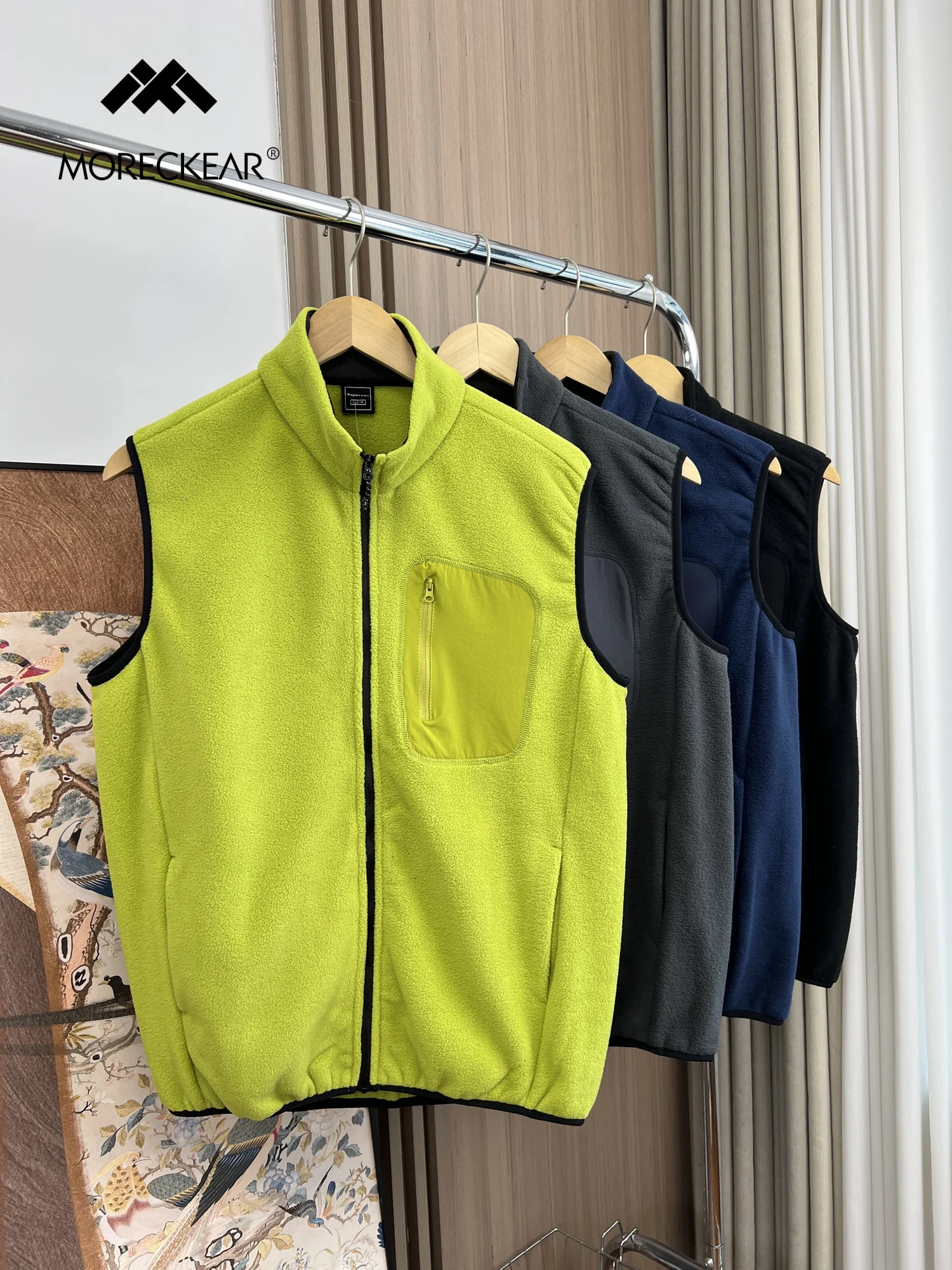 Мужской двусторонний флисовый жилет для активного отдыха, теплый, с воротником-стойкой, повседневный, модный, городской стиль, приталенный крой, зимний, молодежный, трендовый, цветной
Мужской двусторонний флисовый жилет для активного отдыха, теплый, с воротником-стойкой, повседневный, модный, городской стиль, приталенный крой, зимний, молодежный, трендовый, цветной