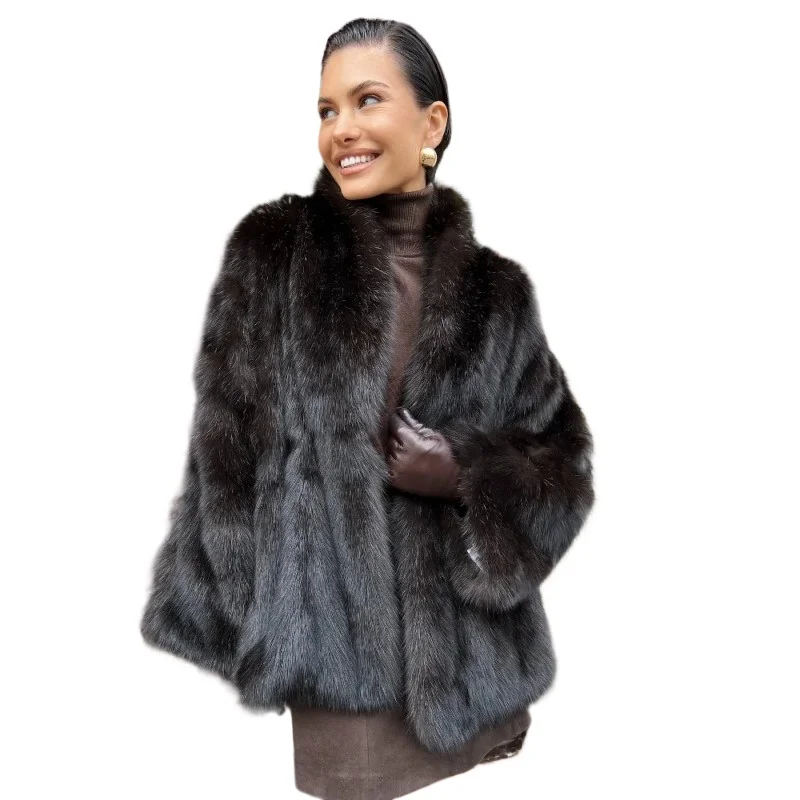 New fashionable and elegant lapel long sleeved fur coat, thickened medium to long fur coat
New fashionable and elegant lapel long sleeved fur coat, thickened medium to long fur coat