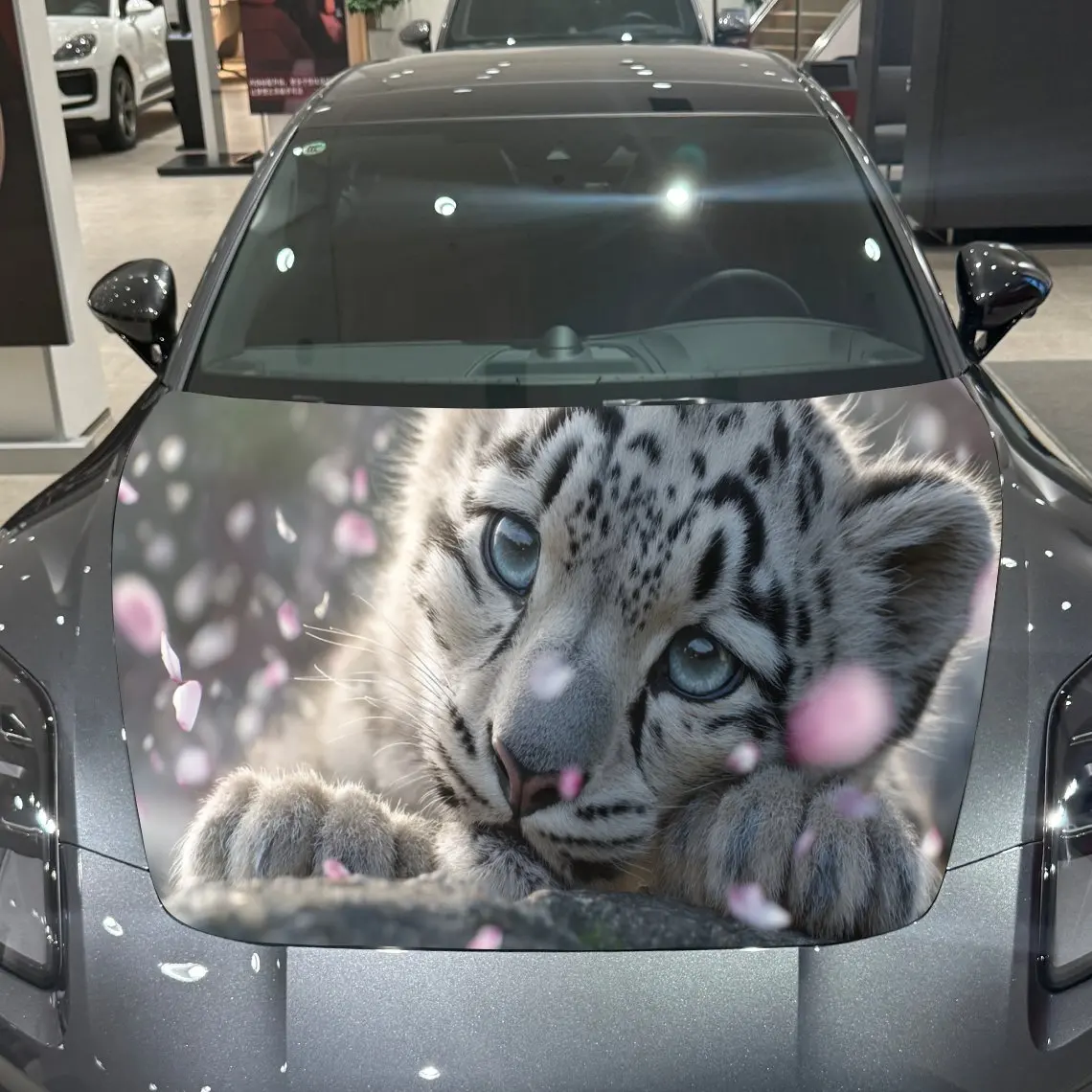 Snow Leopard Cub Cherry Blossom Cute Adventure ПВХ обертывания на капот автомобиля, самоклеящаяся водонепроницаемая наклейка на капот автомобиля, автомобильный декор
Snow Leopard Cub Cherry Blossom Cute Adventure ПВХ обертывания на капот автомобиля, самоклеящаяся водонепроницаемая наклейка на капот автомобиля, автомобильный декор