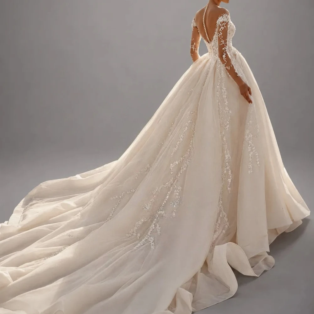 Customized High quality Elegant Wedding Dress Lace Appliques Sleeveless Fashion Ball Gown Back Zipper Design Court Train V-Neck
Customized High quality Elegant Wedding Dress Lace Appliques Sleeveless Fashion Ball Gown Back Zipper Design Court Train V-Neck