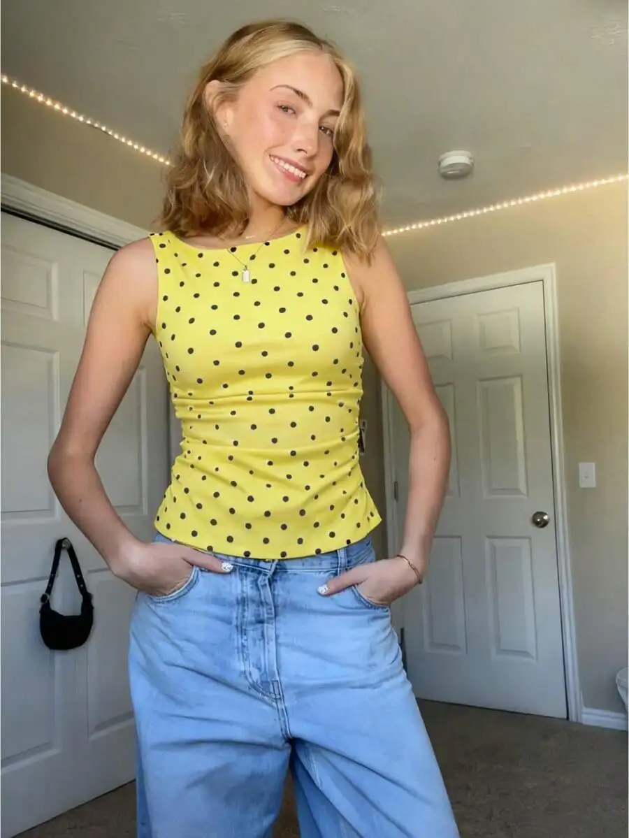 Women Yellow Polka Dot Sleeveless Tank Top Round Neck Slim Fit Retro Streetwear
Women Yellow Polka Dot Sleeveless Tank Top Round Neck Slim Fit Retro Streetwear