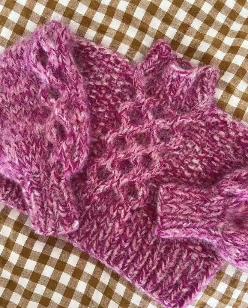 Solid color high neck long sleeved patterned pullover sweater, comfortable mohair hand woven sweater, Spring and Autumn new styl
Solid color high neck long sleeved patterned pullover sweater, comfortable mohair hand woven sweater, Spring and Autumn new styl