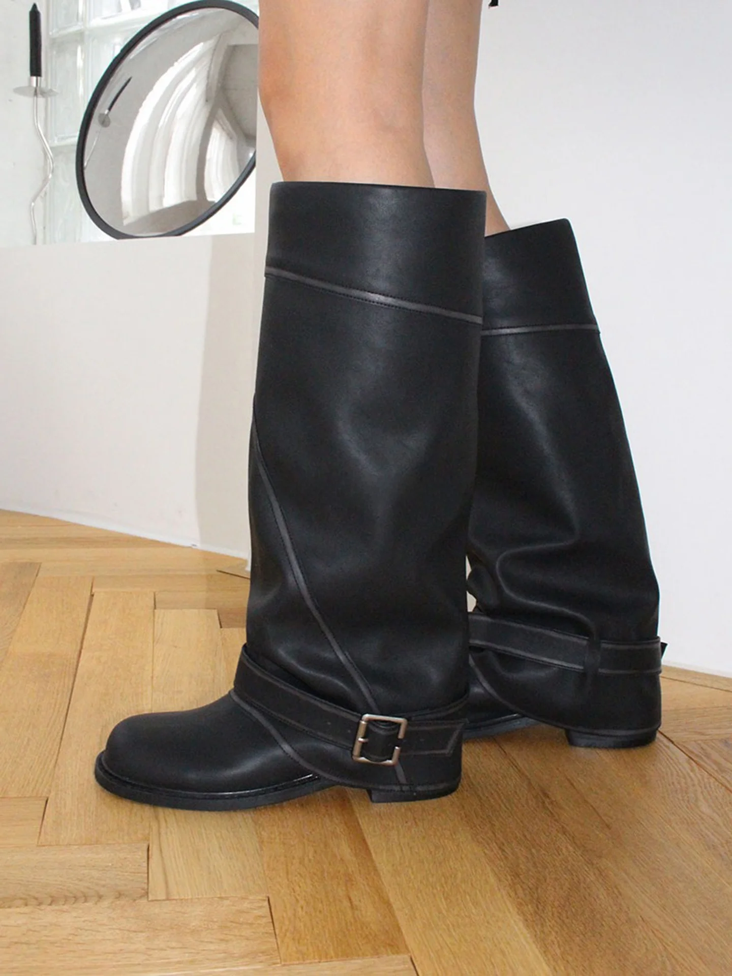 High-Tube Boot Pants Boot Belt Buckle Loose Knight Splice Hot Girl Large Tube Girth Knight Boot PU Leather round Toe Fashion ...
High-Tube Boot Pants Boot Belt Buckle Loose Knight Splice Hot Girl Large Tube Girth Knight Boot PU Leather round Toe Fashion ...