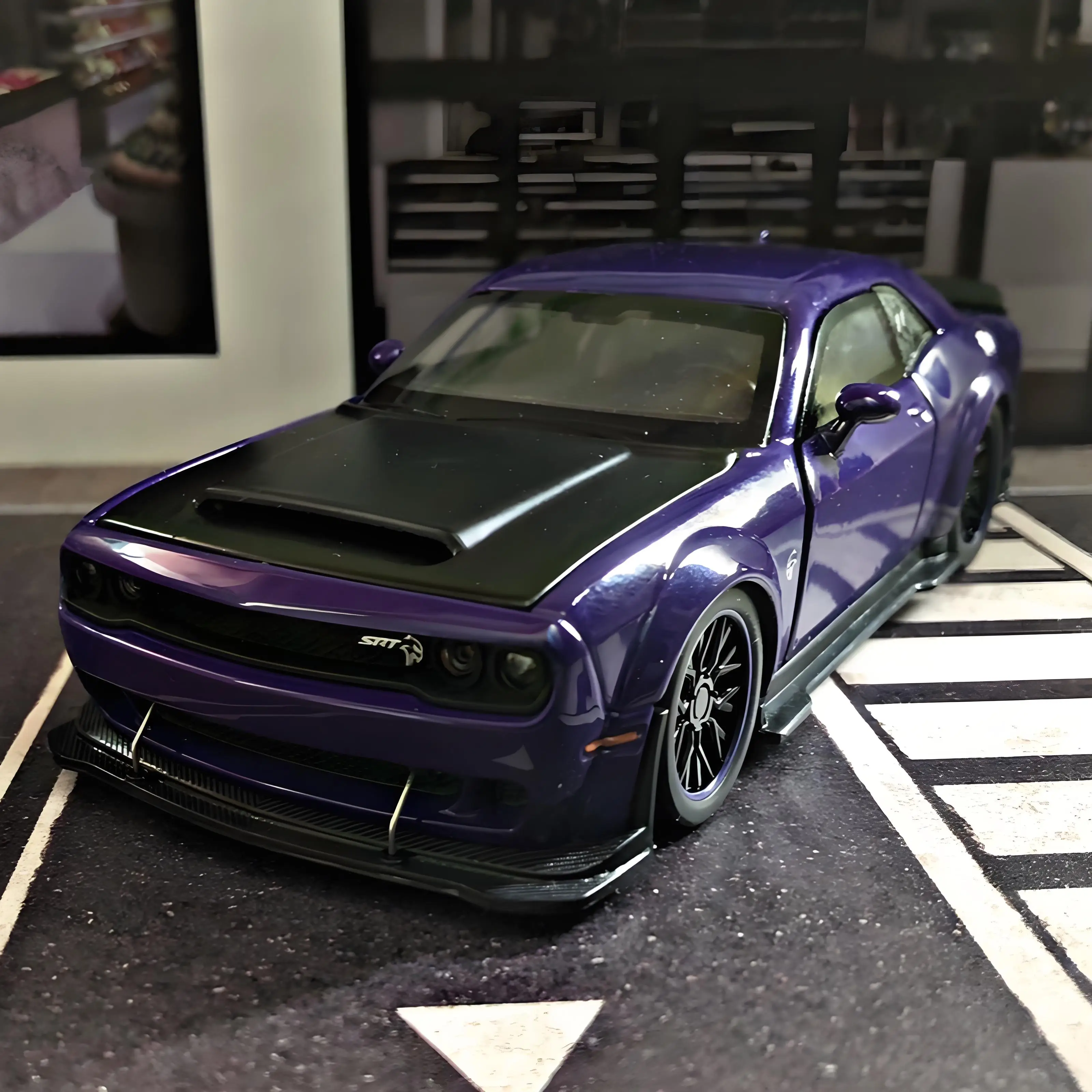 1:32 Challenger SRT Hellcat 2024 Alloy Car Model Sound and Light Pull Back Children's Toy Collectibles Birthday gift
1:32 Challenger SRT Hellcat 2024 Alloy Car Model Sound and Light Pull Back Children's Toy Collectibles Birthday gift