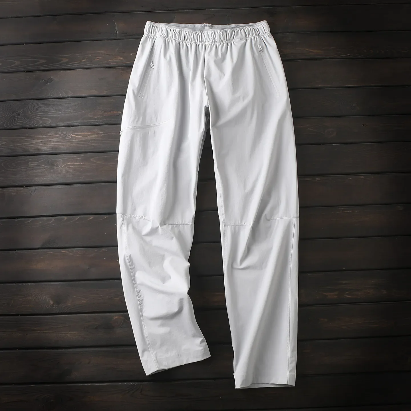 New soft elastic outdoor men's spring and summer waterproof breathable soft shell casual trousers
New soft elastic outdoor men's spring and summer waterproof breathable soft shell casual trousers