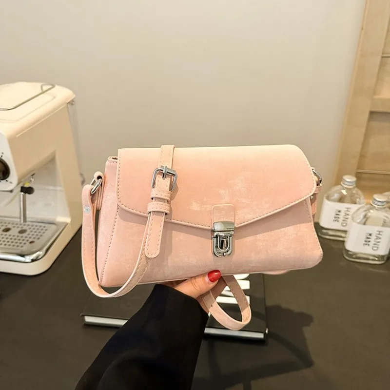 Simple Elegant Diaper Bag Fashionable Solid Color Crossbody Purse High-End Retro Shoulder Bag for Women Large Capacity Tote
Simple Elegant Diaper Bag Fashionable Solid Color Crossbody Purse High-End Retro Shoulder Bag for Women Large Capacity Tote