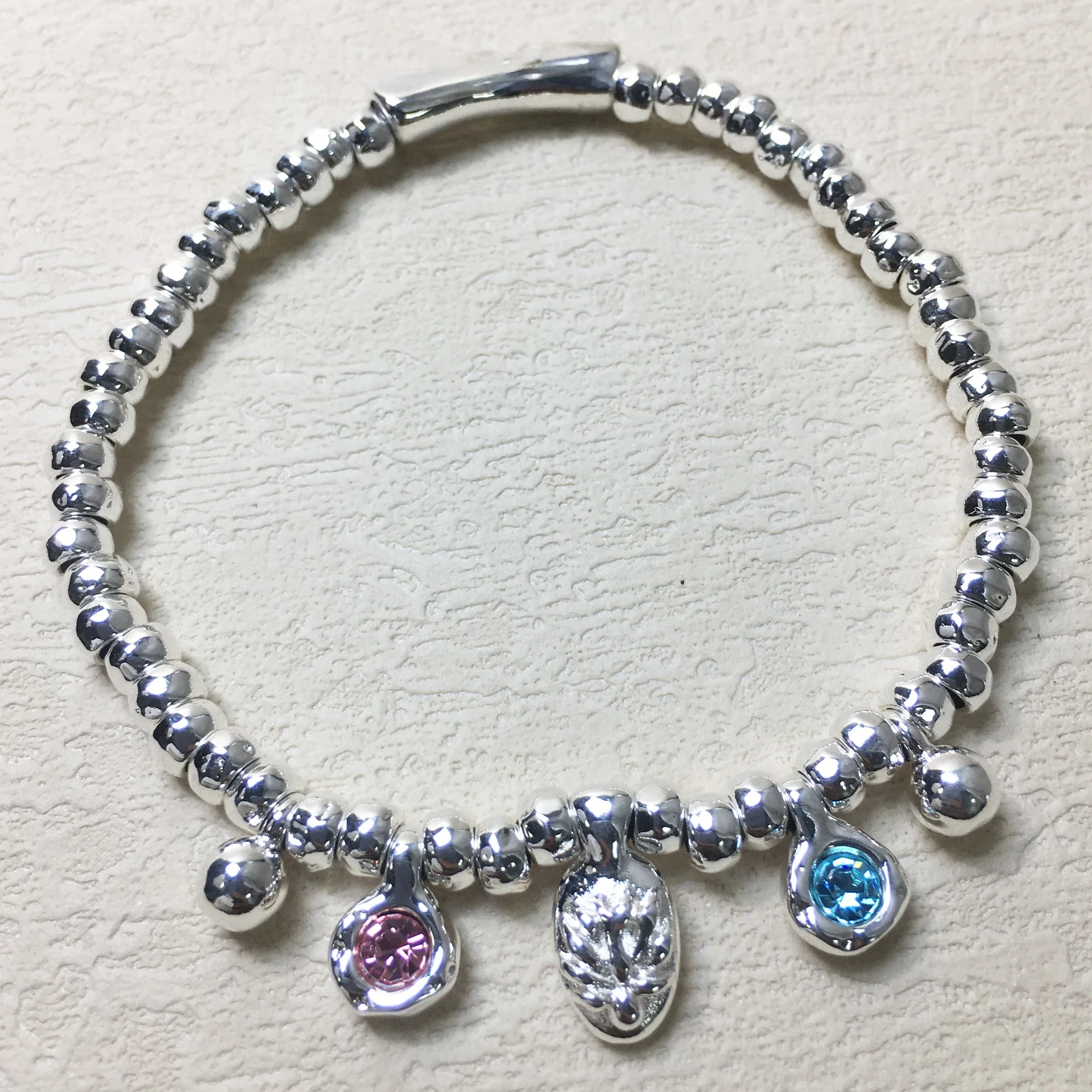 Лето 2025 г., милый изысканный модный цветной браслет из хрустальных бусин, ювелирные аксессуары, подарок для женщин
Лето 2025 г., милый изысканный модный цветной браслет из хрустальных бусин, ювелирные аксессуары, подарок для женщин