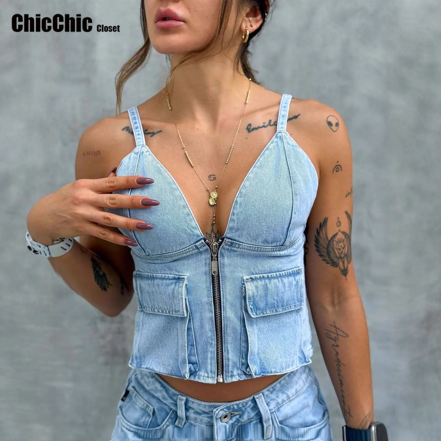 Женская одежда, ковбойские топы и футболки, укороченный топ с глубоким v-образным вырезом, летний топ без рукавов с открытой спиной и бретелькой на шее, пляжная уличная одежда 2026
Женская одежда, ковбойские топы и футболки, укороченный топ с глубоким v-образным вырезом, летний топ без рукавов с открытой спиной и бретелькой на шее, пляжная уличная одежда 2026