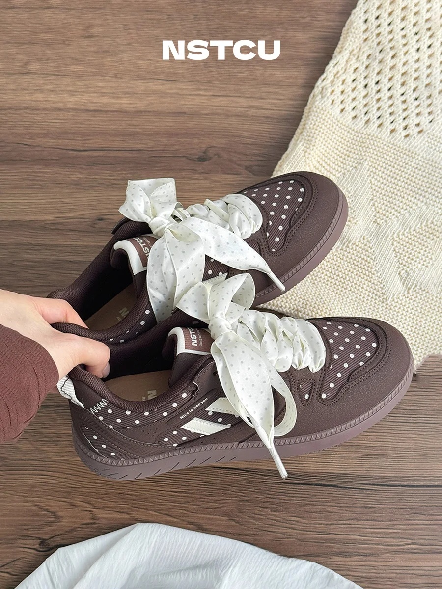 NSTCU Retro Thin Bottom Brown Training Shoes Women's Sport Casual Shoes Original Versatile Flat Shoes for Girls Daily Wear
NSTCU Retro Thin Bottom Brown Training Shoes Women's Sport Casual Shoes Original Versatile Flat Shoes for Girls Daily Wear