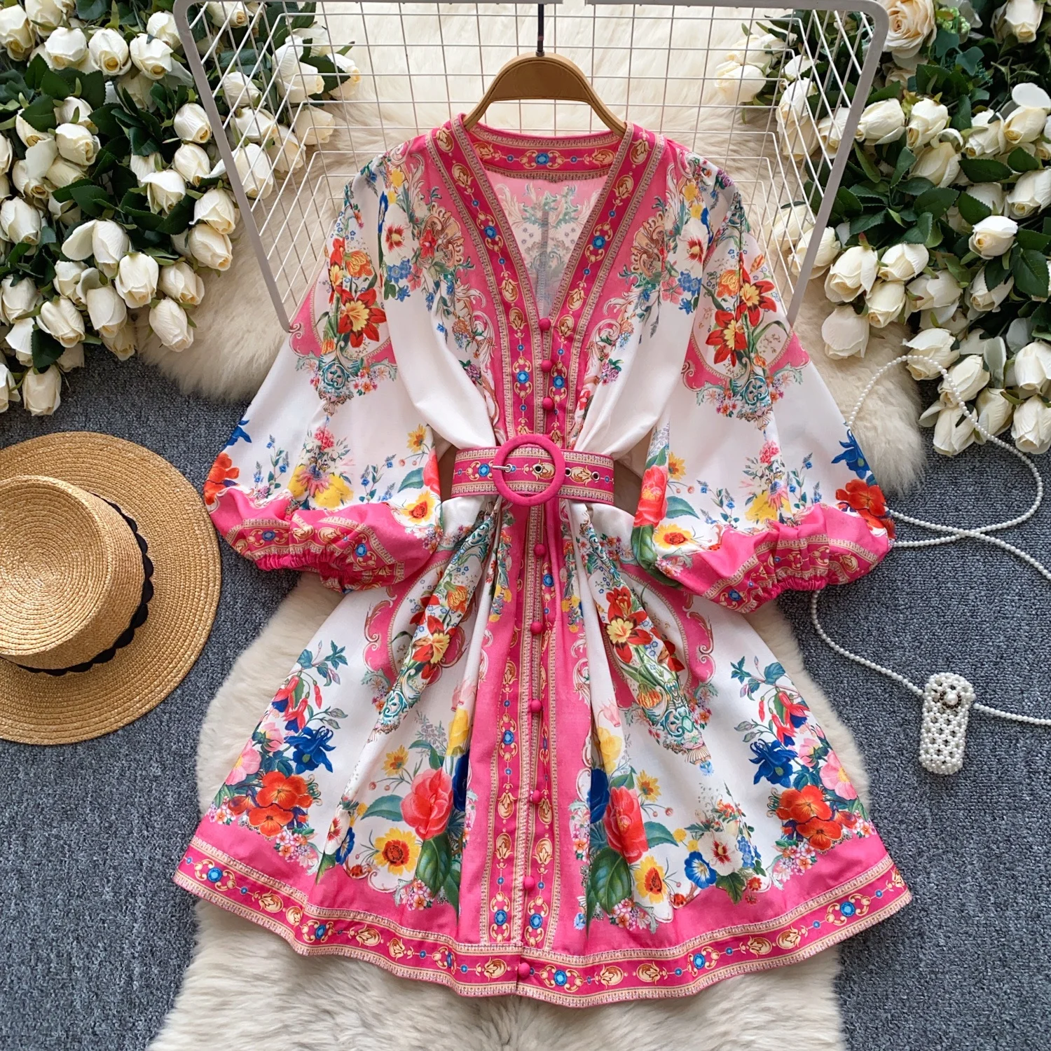 Clothland Womem Милое мини-платье с цветочным принтом и v-образным вырезом, однобортный пояс, милые женские повседневные шикарные платья Vestido QD935
Clothland Womem Милое мини-платье с цветочным принтом и v-образным вырезом, однобортный пояс, милые женские повседневные шикарные платья Vestido QD935