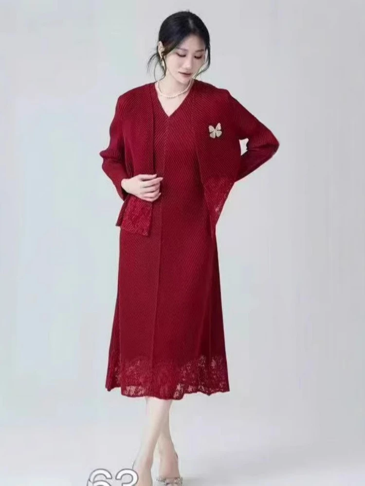 Miyake Pleated Skirt Set 2025 Spring New Fold Lace Mesh Temperament Cardigan Sleeveless Dress Pleat 2-piece Set Women Clothing
Miyake Pleated Skirt Set 2025 Spring New Fold Lace Mesh Temperament Cardigan Sleeveless Dress Pleat 2-piece Set Women Clothing