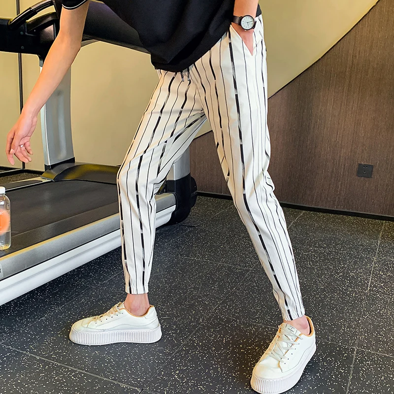 Black/White Summer Thin Vertical Stripe Harem Pants For Men Clothing 2024 Slim Fit Casual Ankle Length Joggers Trousers 36-28
Black/White Summer Thin Vertical Stripe Harem Pants For Men Clothing 2024 Slim Fit Casual Ankle Length Joggers Trousers 36-28