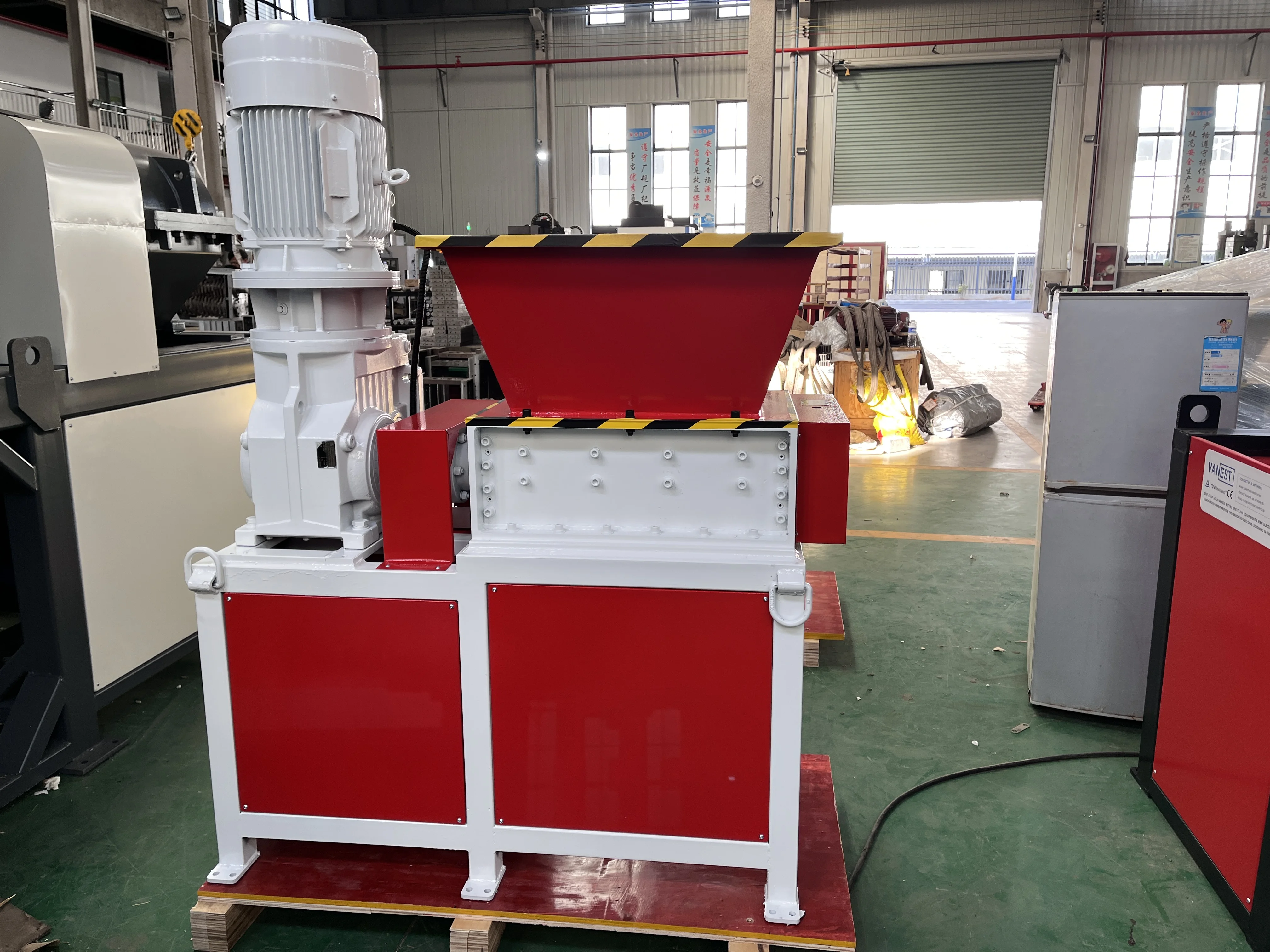 Промышленный измельчитель для велосипедов из жесткого пластика большой емкости с сертификатом CE
Промышленный измельчитель для велосипедов из жесткого пластика большой емкости с сертификатом CE