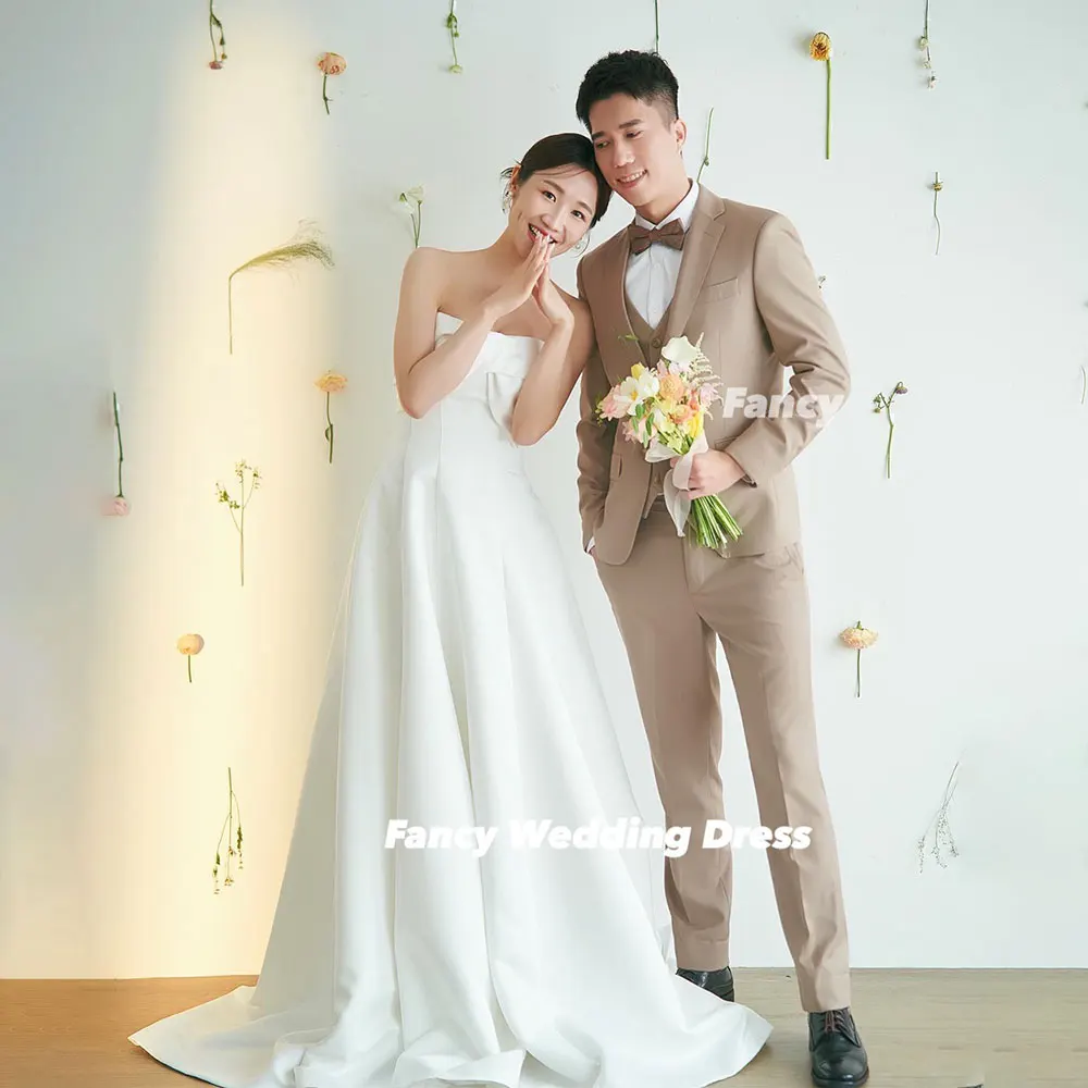 Fancy Korea simple bow strapless Wedding Dress Photo Shoot A Line elastic satin Bridal Gown Back Corset Customized 웨딩드레스
Fancy Korea simple bow strapless Wedding Dress Photo Shoot A Line elastic satin Bridal Gown Back Corset Customized 웨딩드레스