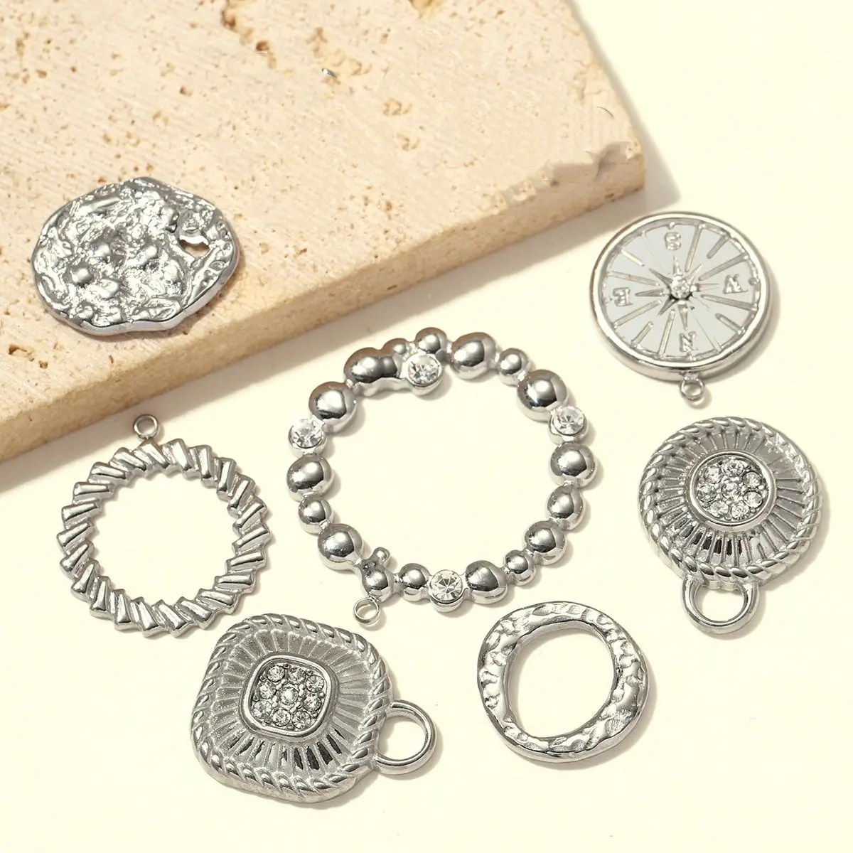 3Pcs/Lot Stainless Steel Round Charms Compass Pendants For DIY Making Fashion Necklace Jewelry Accessory Wholesale
3Pcs/Lot Stainless Steel Round Charms Compass Pendants For DIY Making Fashion Necklace Jewelry Accessory Wholesale