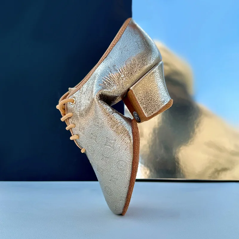 Women Latin Dance Shoe Salsa Jazz Dancing Shoe Woman Adult Girl Ballroom High Heels Female Training Modern Tango Dance Sneakers
Women Latin Dance Shoe Salsa Jazz Dancing Shoe Woman Adult Girl Ballroom High Heels Female Training Modern Tango Dance Sneakers