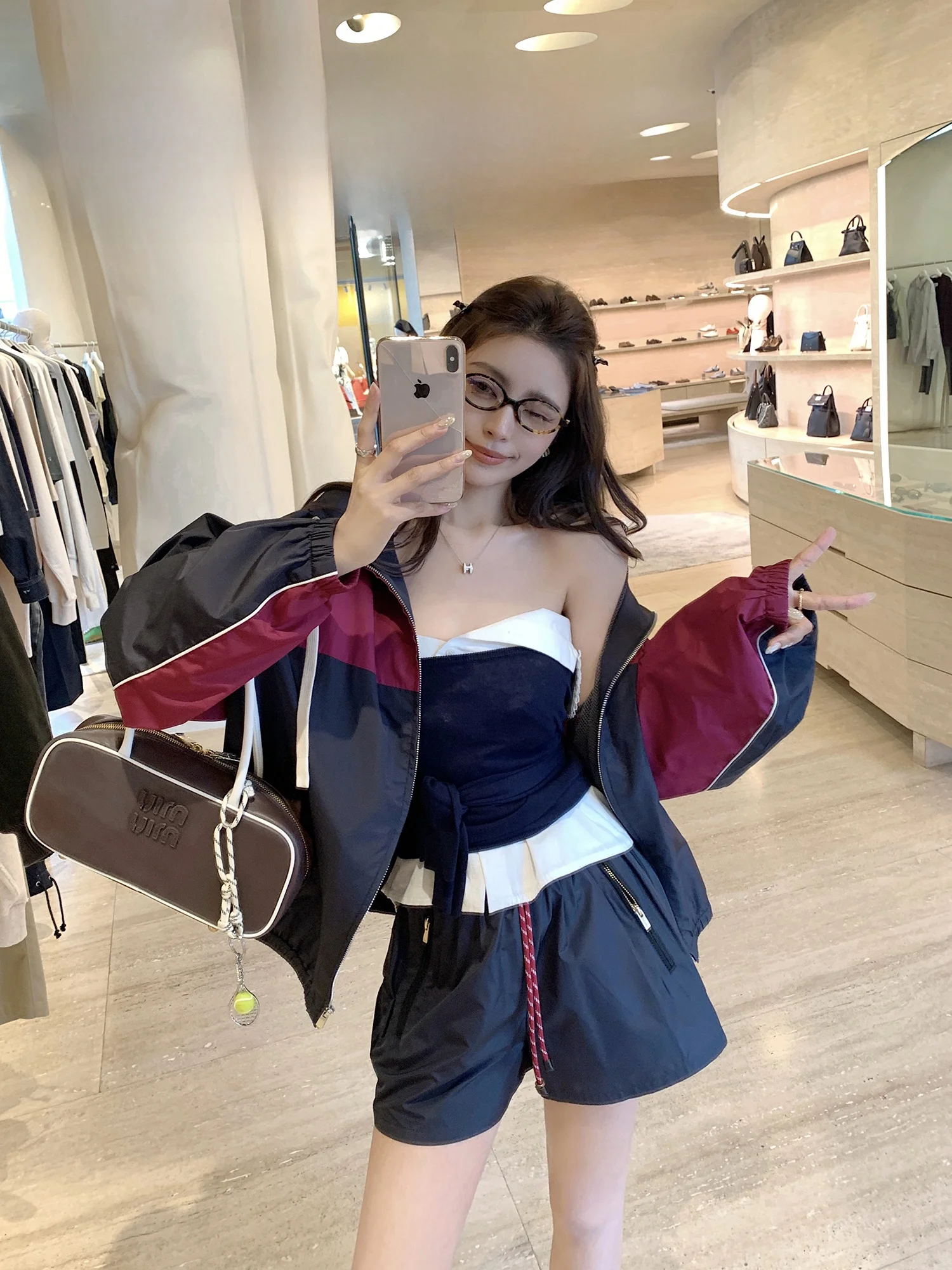 Lilylikes Bla Label Miu Mountain Series Silk Tfeta Jaet orts Set Faionable Autumn Wear Women's Spor Sle Casual ...
Lilylikes Bla Label Miu Mountain Series Silk Tfeta Jaet orts Set Faionable Autumn Wear Women's Spor Sle Casual ...