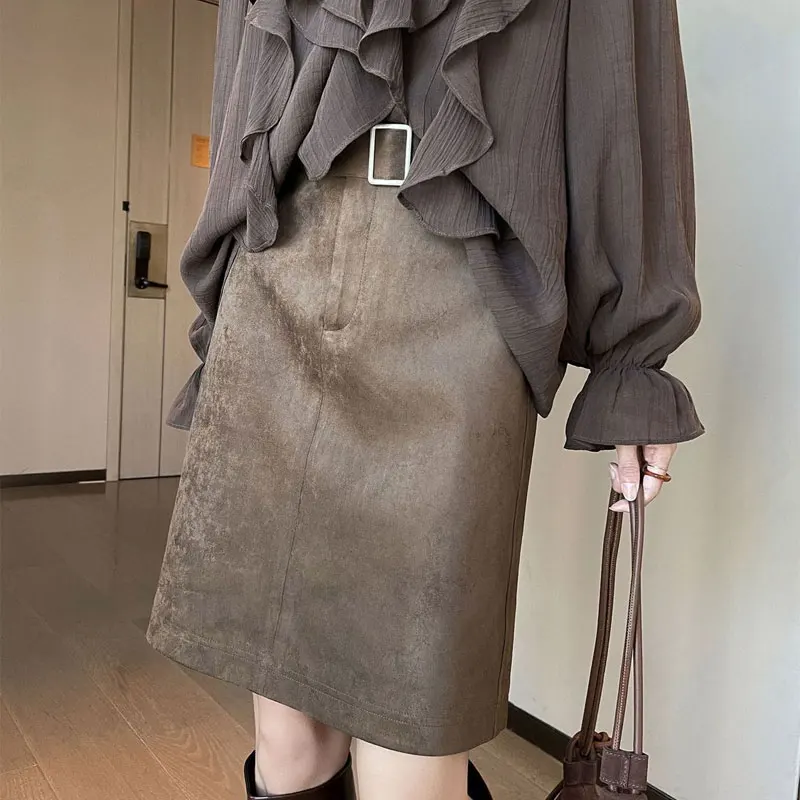 Women Coffee Faux Suede Midi Pencil Short Skirts High Waist Autumn Winter Square Buckle Belt Straight Basic Vintage Knee Skirts
Women Coffee Faux Suede Midi Pencil Short Skirts High Waist Autumn Winter Square Buckle Belt Straight Basic Vintage Knee Skirts