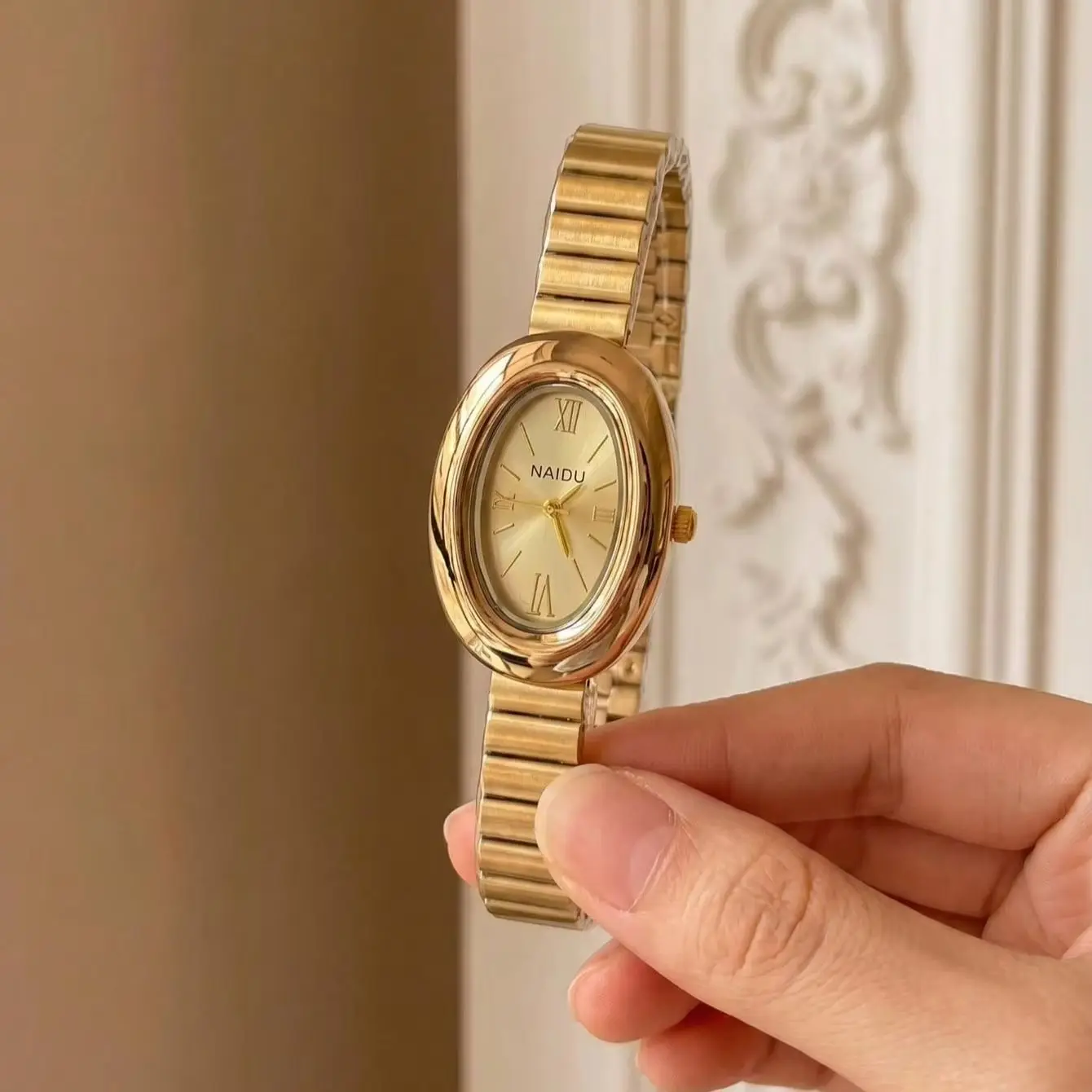 1 Piece of Fashionable, Light Luxury, Casual and Elegant Oval-Shaped Quartz Watch
1 Piece of Fashionable, Light Luxury, Casual and Elegant Oval-Shaped Quartz Watch