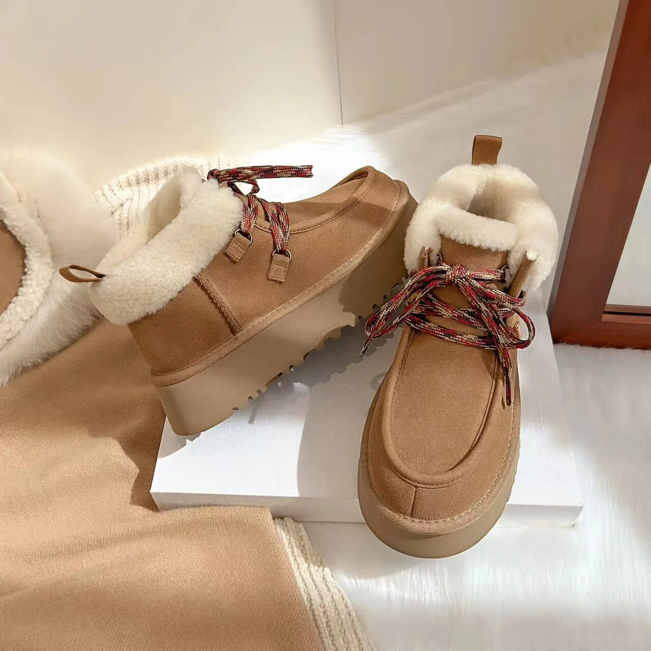 Women's Winter Thick Bottom Snow Boots Fur Lined Short Tube Knot Heightening Convenience Cotton Shoes Casual Style Flat Heel
Women's Winter Thick Bottom Snow Boots Fur Lined Short Tube Knot Heightening Convenience Cotton Shoes Casual Style Flat Heel