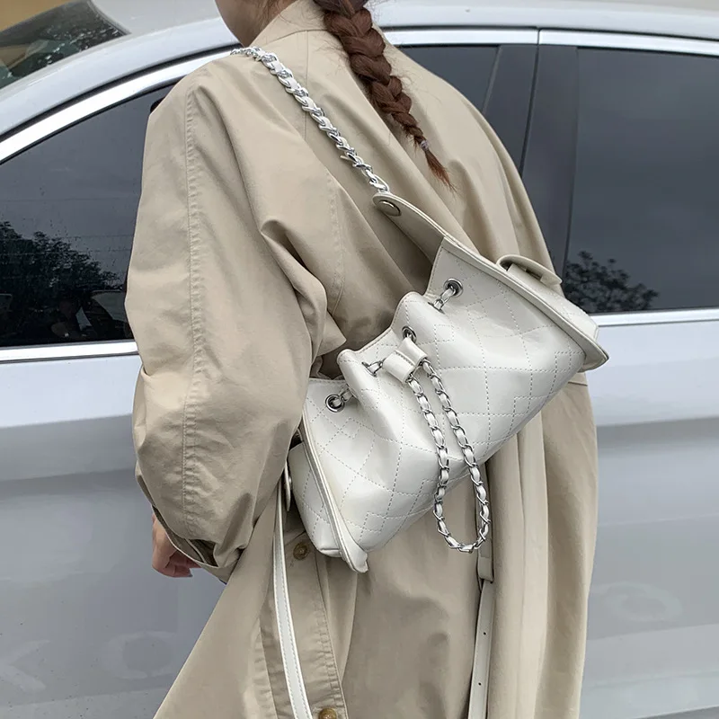 2025 New Vintage Shoulder Bags Chain Simple Shoulder Crossbody Bags For Women Luxury Elegant Tote Bags Ladies Daily Work
2025 New Vintage Shoulder Bags Chain Simple Shoulder Crossbody Bags For Women Luxury Elegant Tote Bags Ladies Daily Work