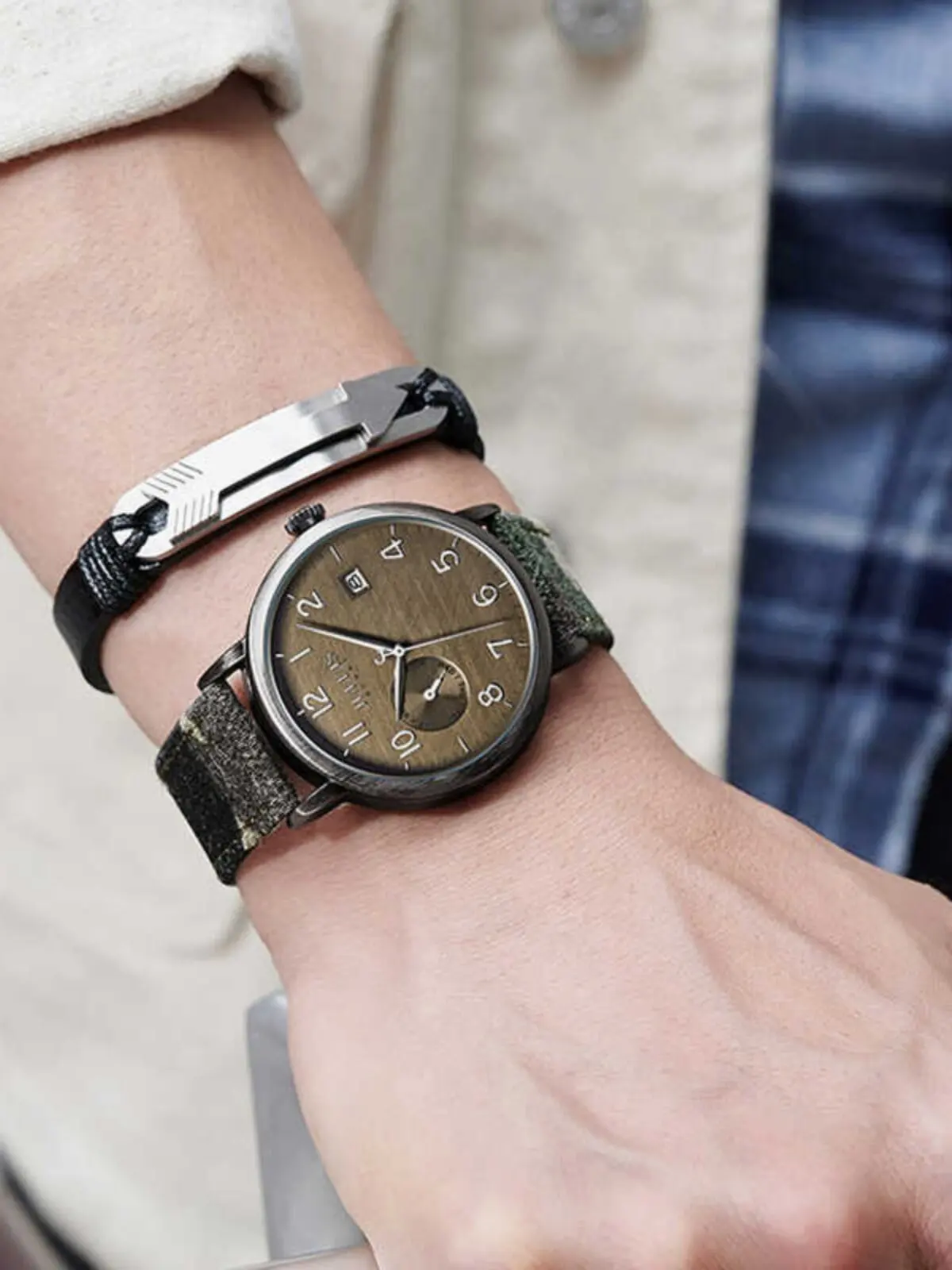 New Men'S Fashion Multi-Functional Calendar Watch, Casual Sports Quartz Watch For Students; Elegant Women'S Watch.
New Men'S Fashion Multi-Functional Calendar Watch, Casual Sports Quartz Watch For Students; Elegant Women'S Watch.