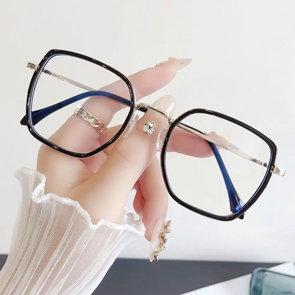 Classic Blue Ray Blocking Anti-Blue Light Glasses Eye Protection Square Eyeglasses Ultralight Computer Goggles for Men Women
Classic Blue Ray Blocking Anti-Blue Light Glasses Eye Protection Square Eyeglasses Ultralight Computer Goggles for Men Women