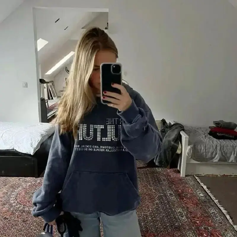 New Women's Y2K Letter Print Hoodie Sweatshirt Unisex Comfortable round Neck Pullover Winter Fashion Outdoor Walking Top
New Women's Y2K Letter Print Hoodie Sweatshirt Unisex Comfortable round Neck Pullover Winter Fashion Outdoor Walking Top