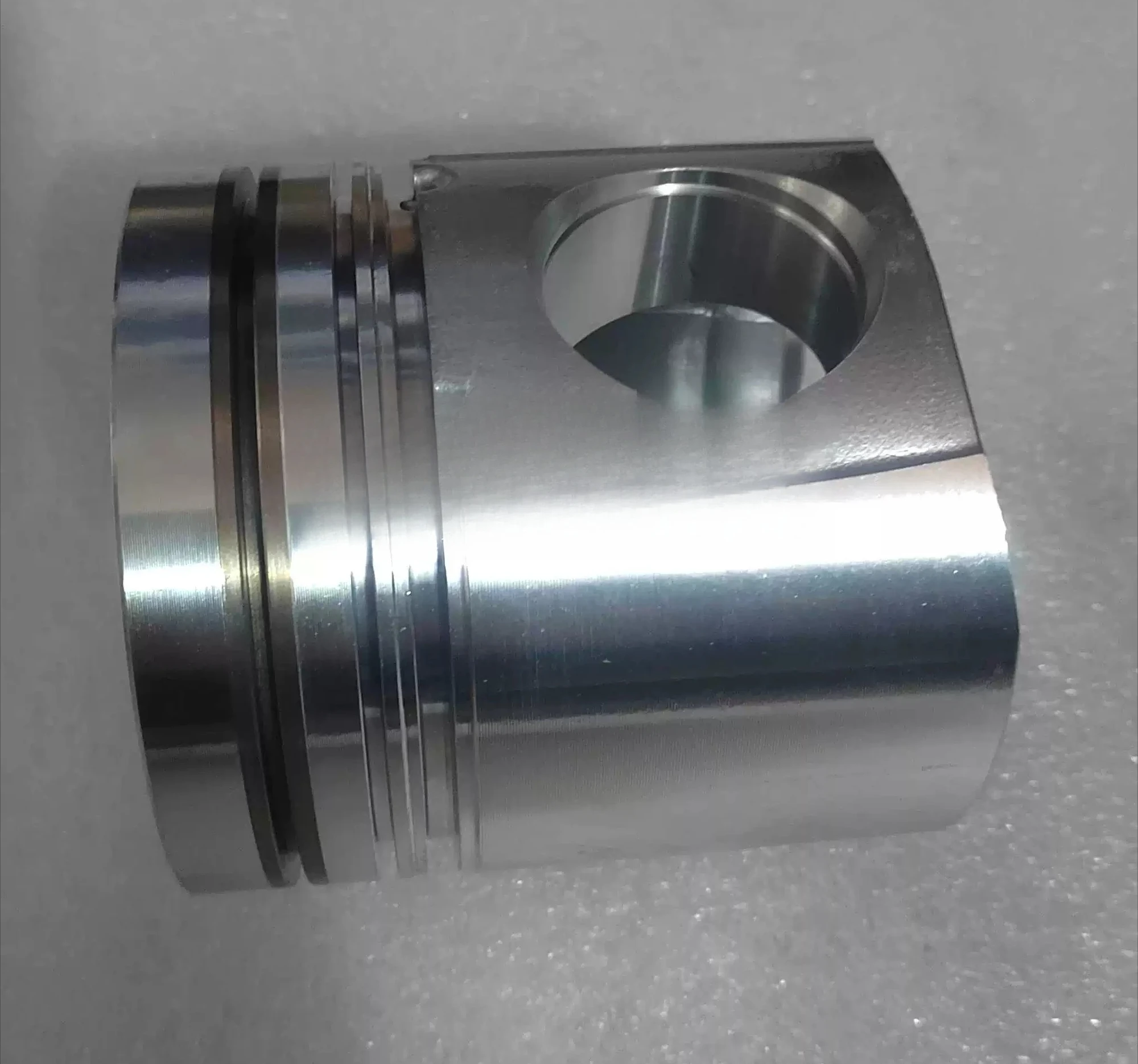 Construction Machinery Parts BGE5.9 6BT5.9 Engine Piston 3922687 3802630
Construction Machinery Parts BGE5.9 6BT5.9 Engine Piston 3922687 3802630