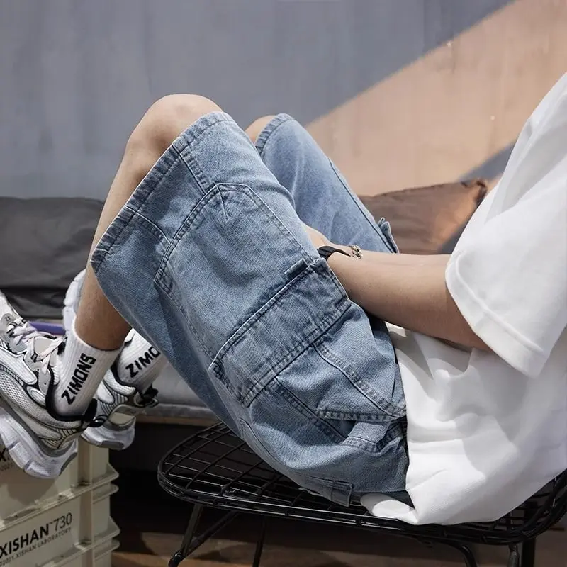 Summer Men's Elastic Waist Denim Shorts Mid Calf Length Casual Loose Fit for Students and Daily Wear
Summer Men's Elastic Waist Denim Shorts Mid Calf Length Casual Loose Fit for Students and Daily Wear