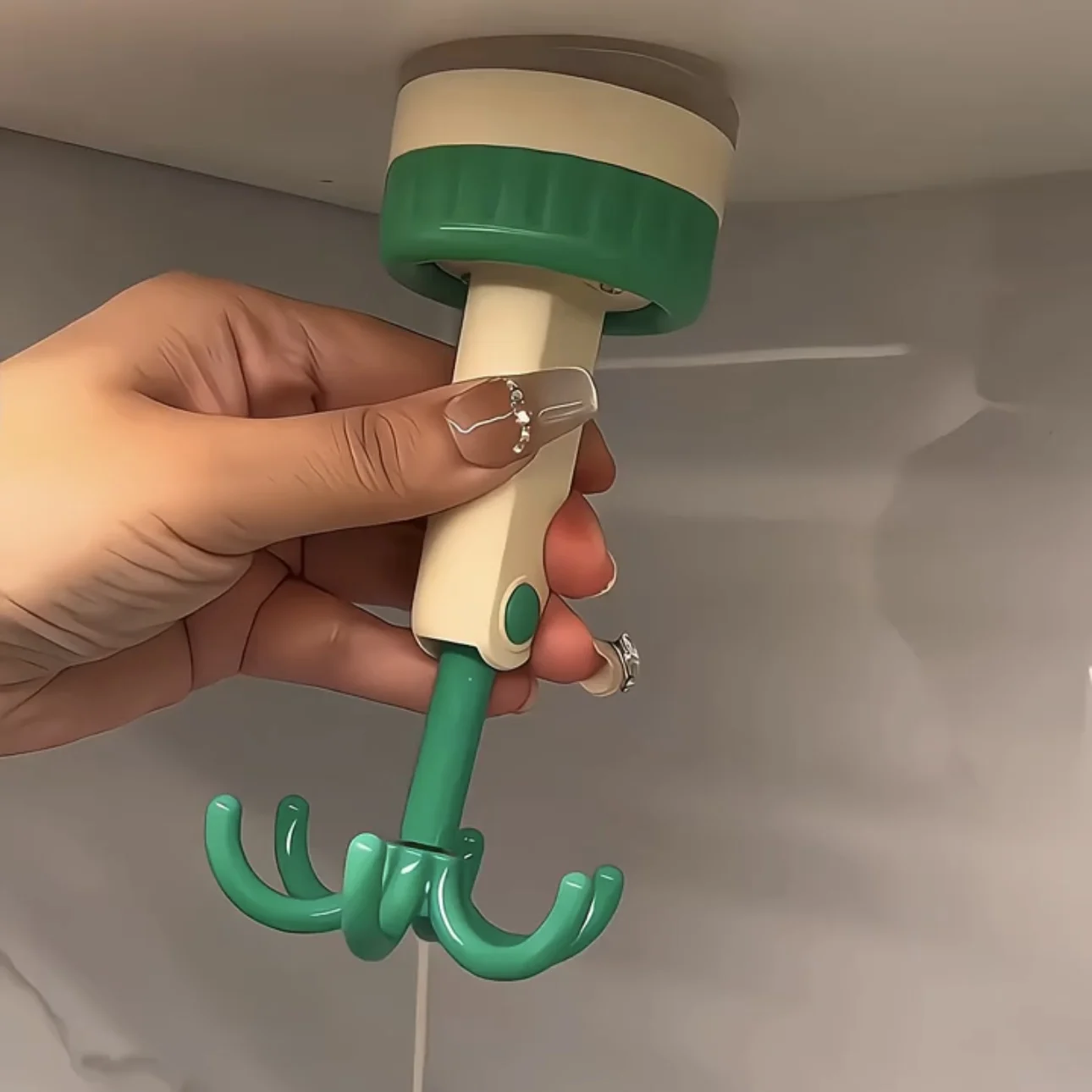 Six Claw Rotating Hook Multi-Function Spatula Spoon Storage Ra Kitchen Utensils Organizer No Drilling Suction Cup Tracel...
Six Claw Rotating Hook Multi-Function Spatula Spoon Storage Ra Kitchen Utensils Organizer No Drilling Suction Cup Tracel...