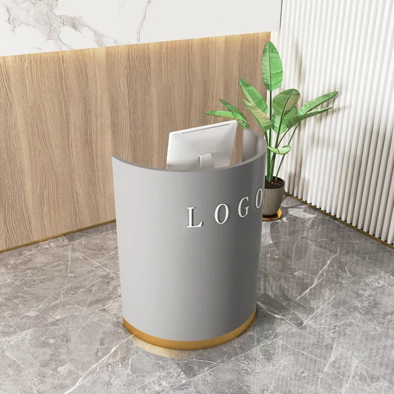 Современная роскошная стойка, магазин одежды, кассовый стол, небольшая дугообразная коммерческая стойка регистрации, офисная мебель, барный стол B
Современная роскошная стойка, магазин одежды, кассовый стол, небольшая дугообразная коммерческая стойка регистрации, офисная мебель, барный стол B