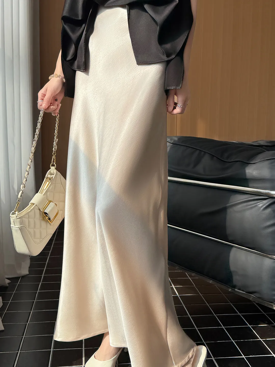 Elegant Light Luxury Acetate Satin A-Line Skirt Women's High Waist Slimming Draping Long Champagne Color Half Skirt
Elegant Light Luxury Acetate Satin A-Line Skirt Women's High Waist Slimming Draping Long Champagne Color Half Skirt