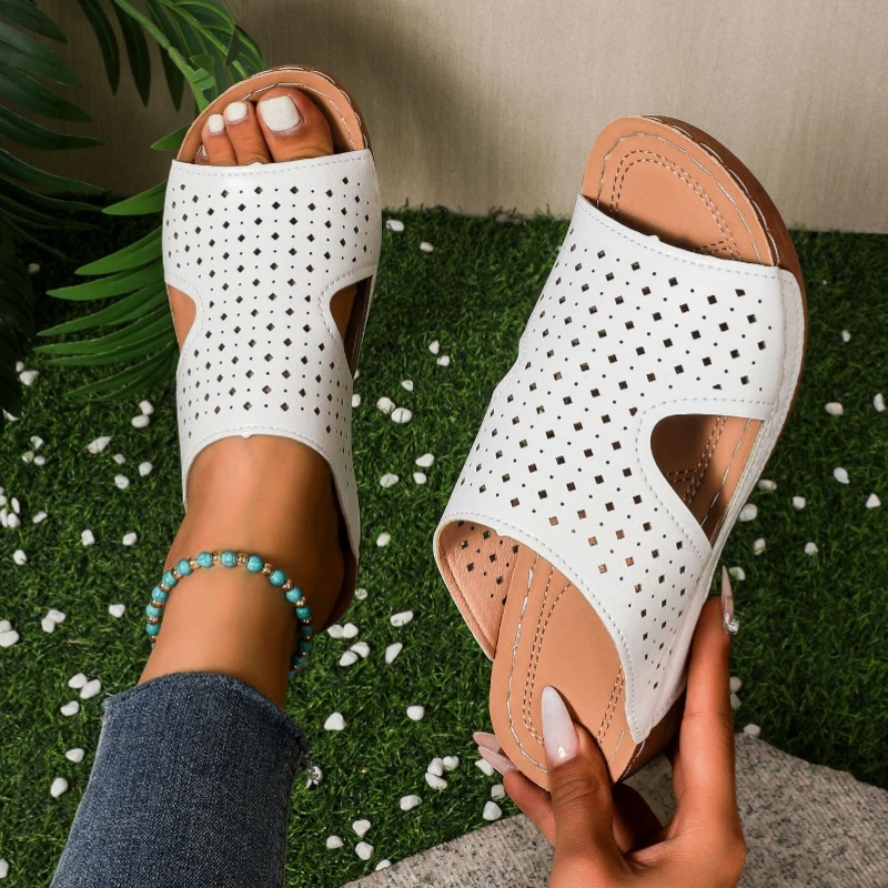 Women Wedge Slippers 2025 New Summer Platform Shoes Women Luxury Designer Slippers Slides Women Outdoor Beach Platform Sandals
Women Wedge Slippers 2025 New Summer Platform Shoes Women Luxury Designer Slippers Slides Women Outdoor Beach Platform Sandals
