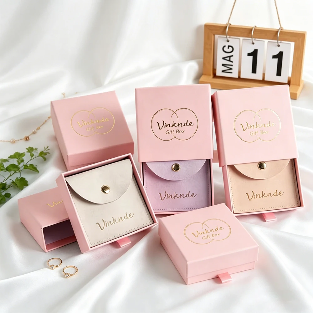 50Pcs Custom Logo Jewelry Packaging Slider Box and Microfiber Envelope Snap Pouch Drawer Paper Gift Boxes for Necklace Earrings
50Pcs Custom Logo Jewelry Packaging Slider Box and Microfiber Envelope Snap Pouch Drawer Paper Gift Boxes for Necklace Earrings